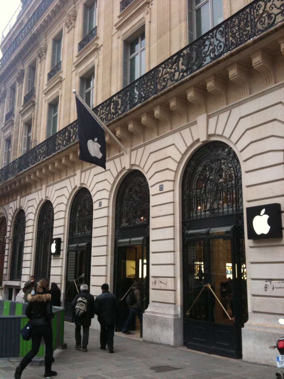 Apple Store Opéra 12 Rue Halévy 75009 Paris アップルストア (オペラ座店) クチコミガイド【フォートラベル】|Apple Store (Opera)|パリ