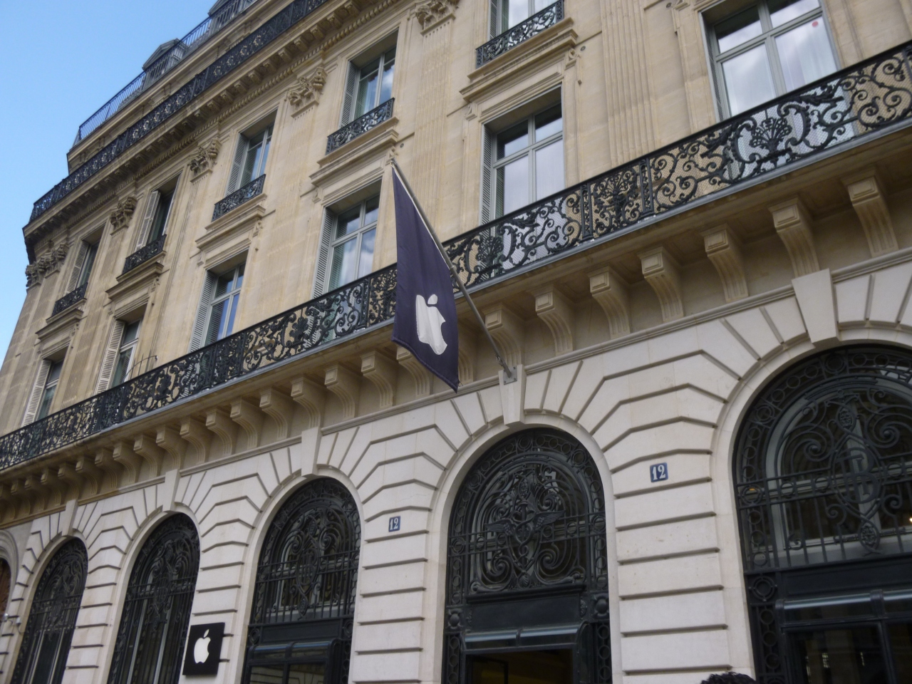 Apple Store Opéra 12 Rue Halévy 75009 Paris アップルストア (オペラ座店) クチコミガイド【フォートラベル】|Apple Store (Opera)|パリ