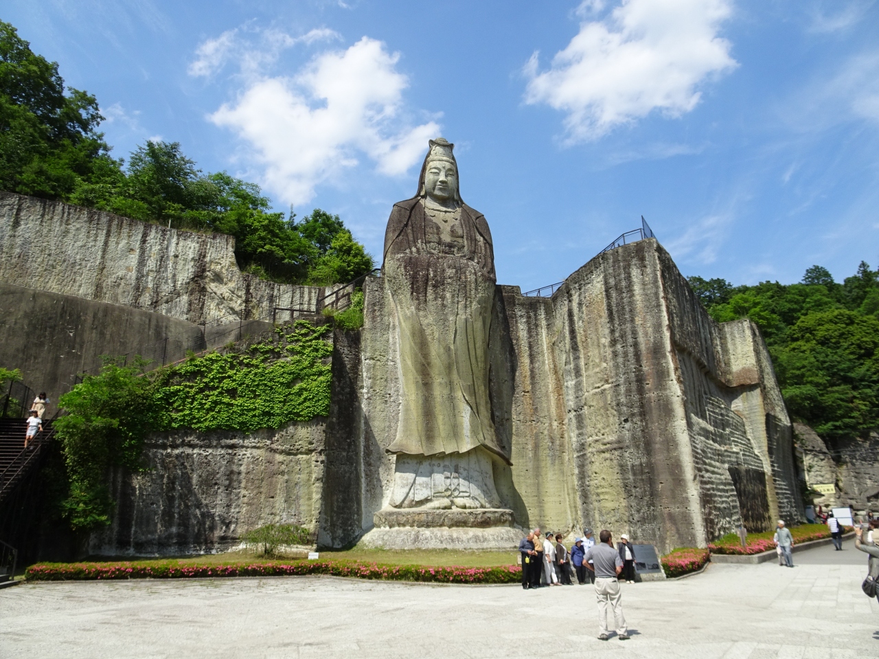 特選タイムセール 木彫りの平和観音さま 作品番号N−15 彫刻家 岩村一 ...