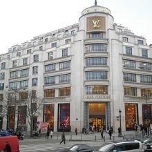 ルイ ヴィトン (シャンゼリゼ本店) クチコミガイド【フォートラベル】|Louis Vuitton (Champs-Elysees)|パリ
