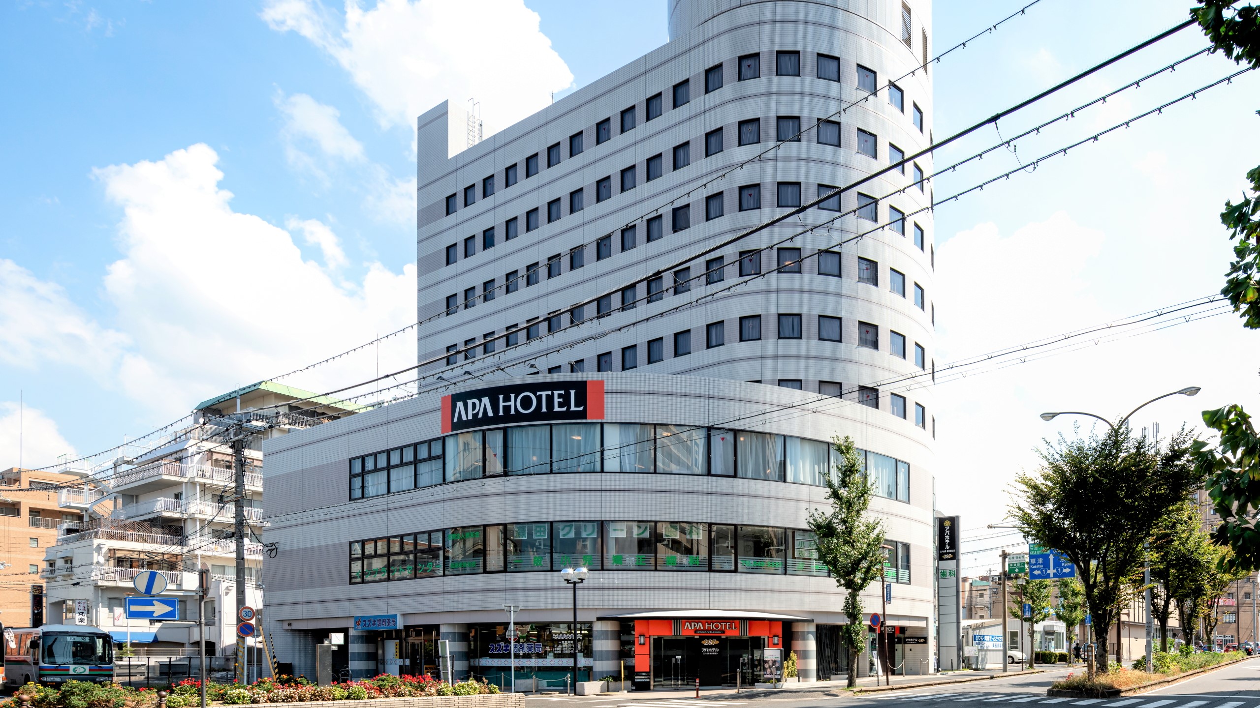 アパホテル〈びわ湖 瀬田駅前〉