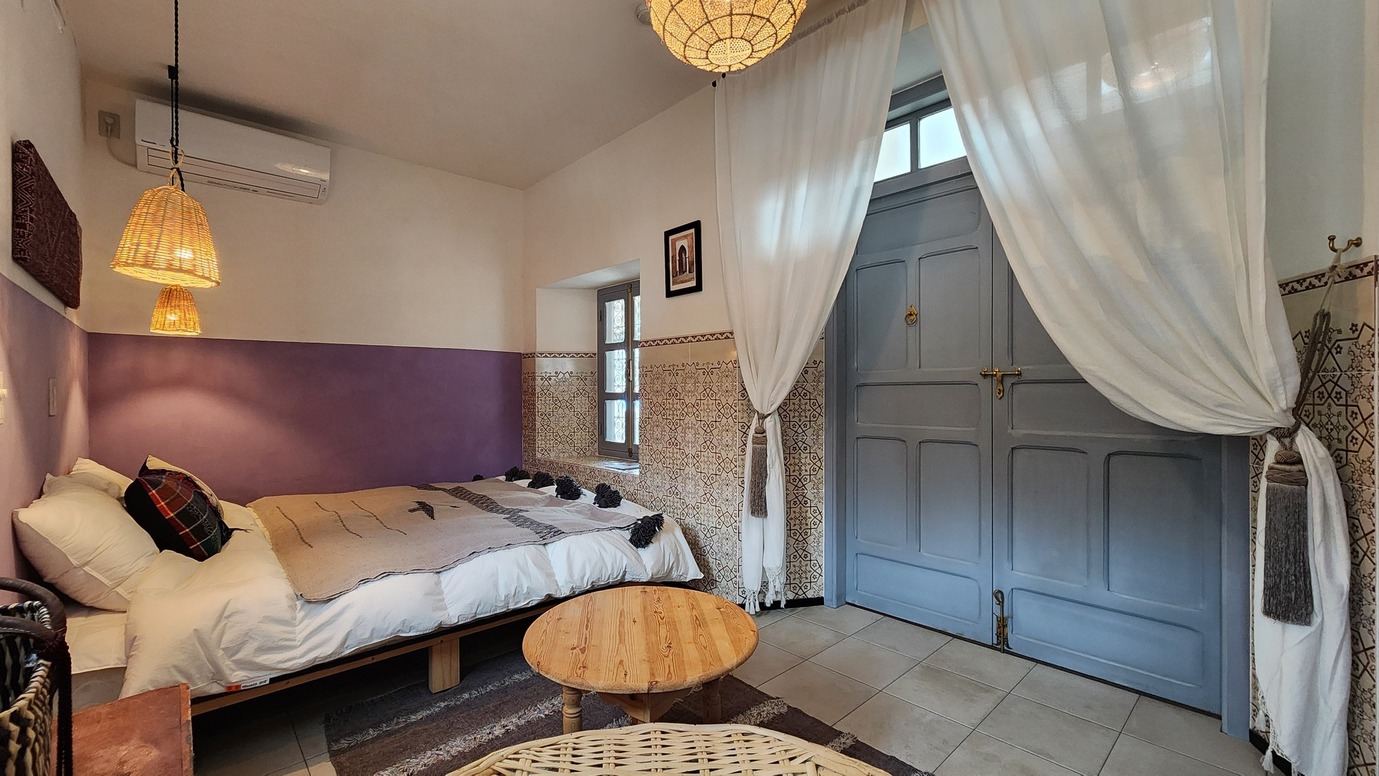RIAD NANA 写真