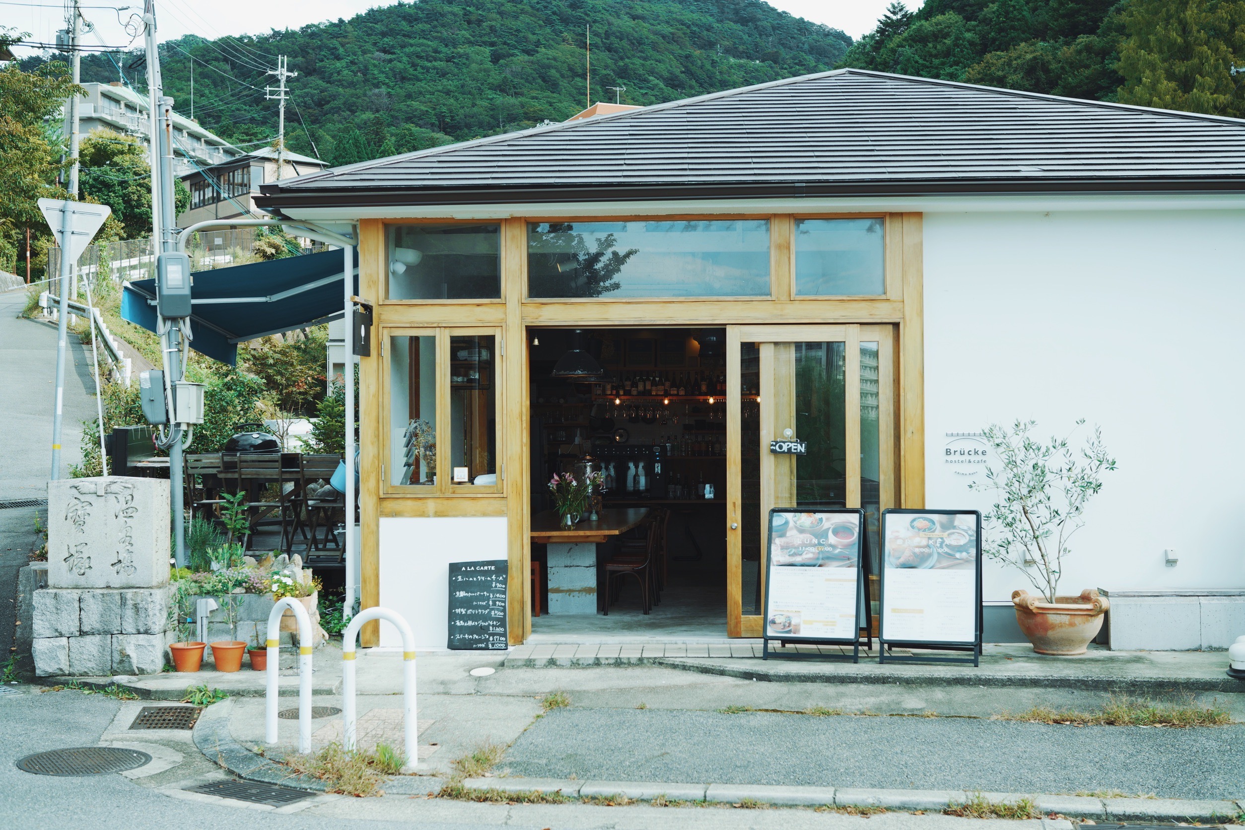 Brucke hostel&cafe ARIMA Kobe