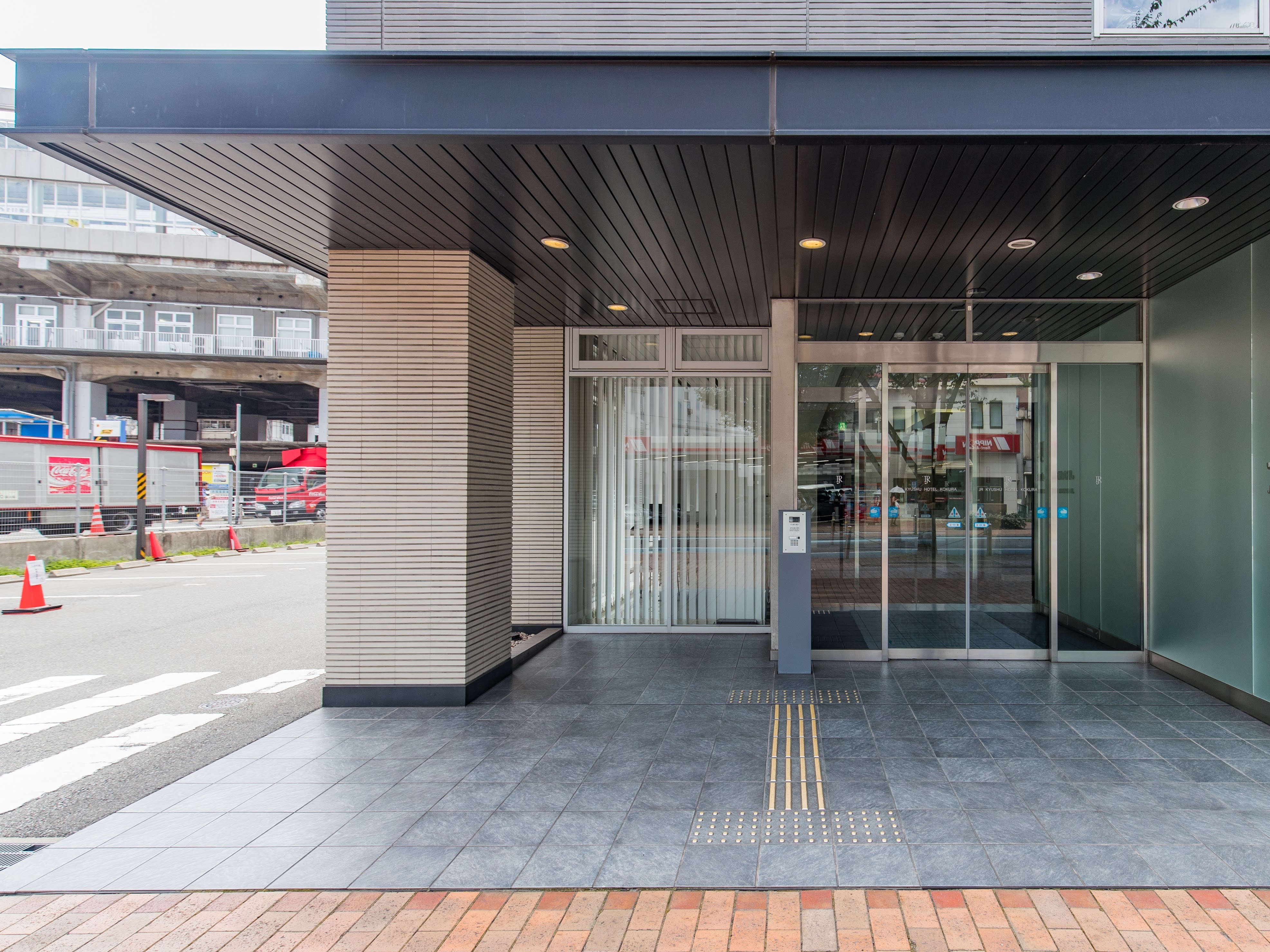 クインテッサホテル小倉 Comic&Books