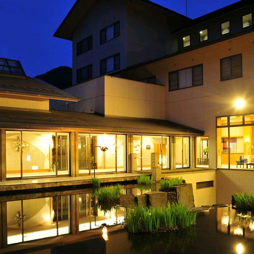 群馬県老神温泉 源泉湯の宿 紫翠亭