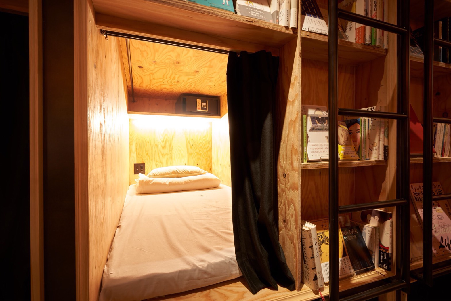 BOOK AND BED TOKYO SHINJUKU 写真