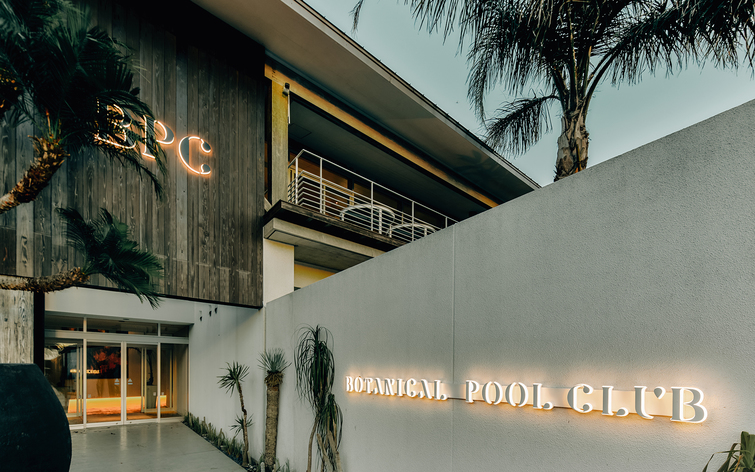 BOTANICAL POOL CLUB 写真