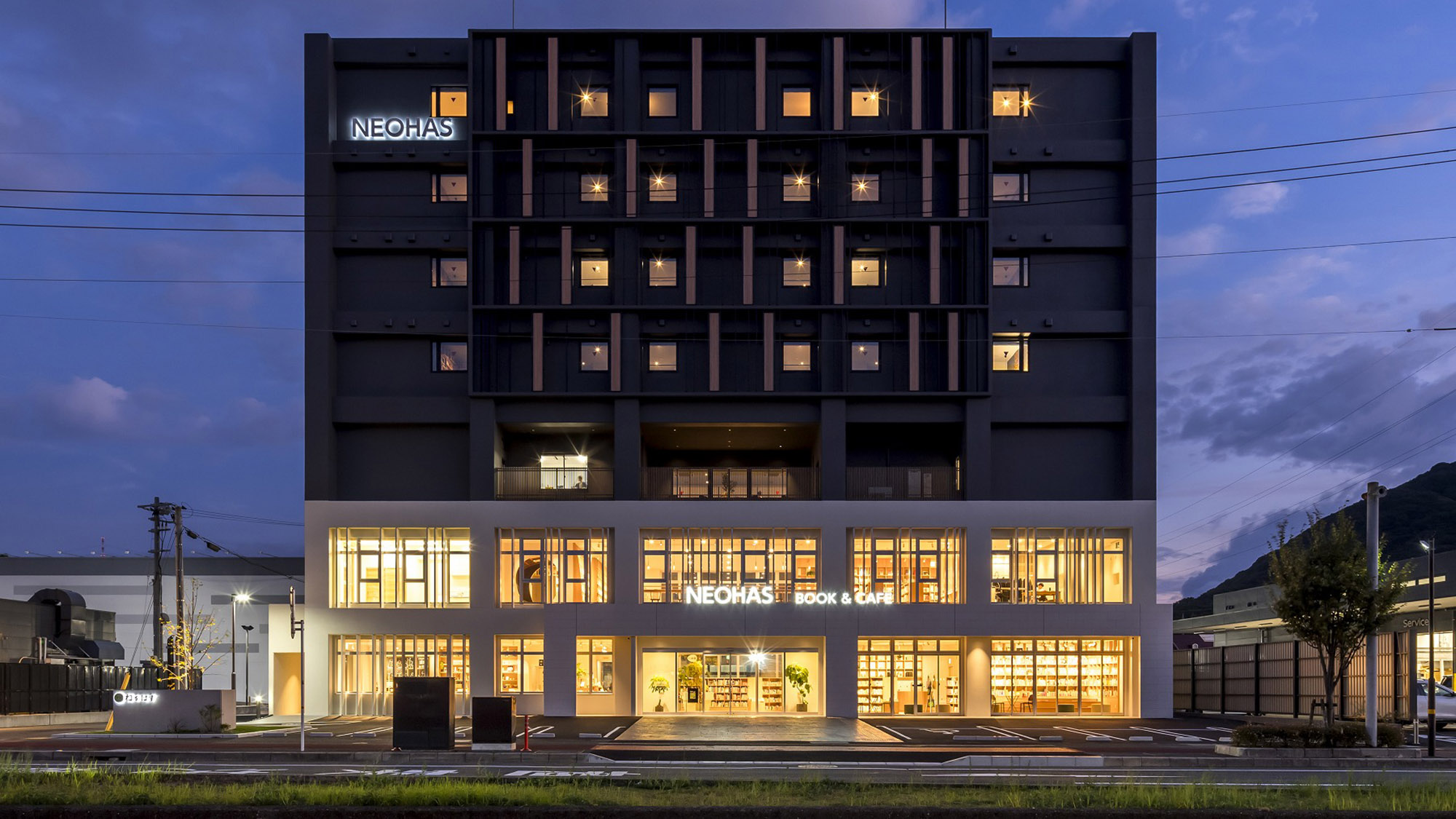 ねをはす HOTEL BOOK & CAFE