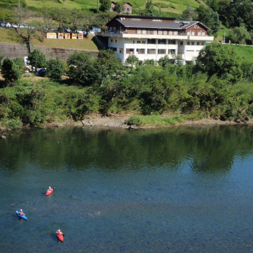四万十 川の駅 カヌー館