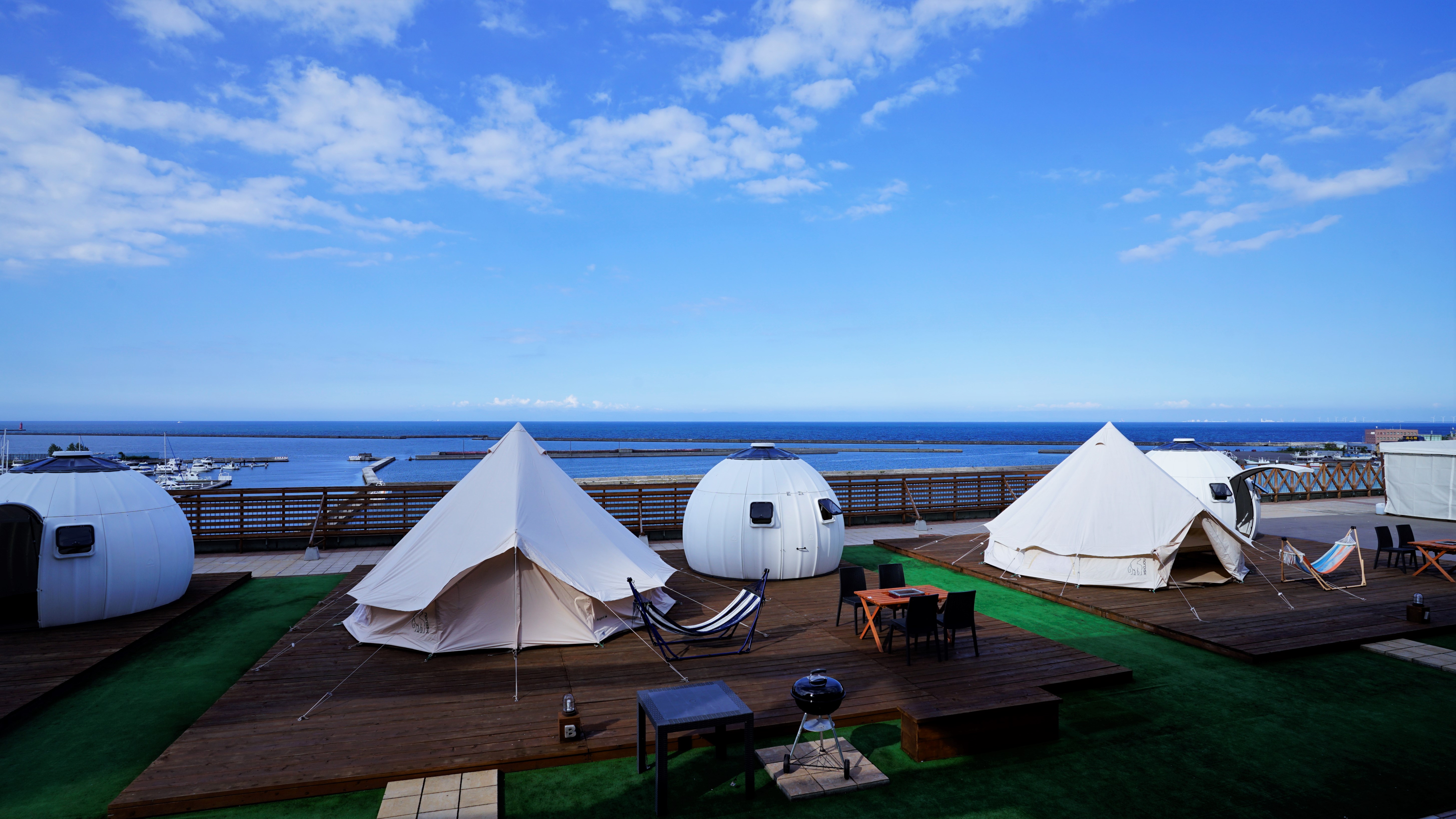 ウイングベイキャンプガーデン海と空