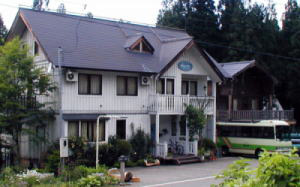 ウッディハウスホスタ