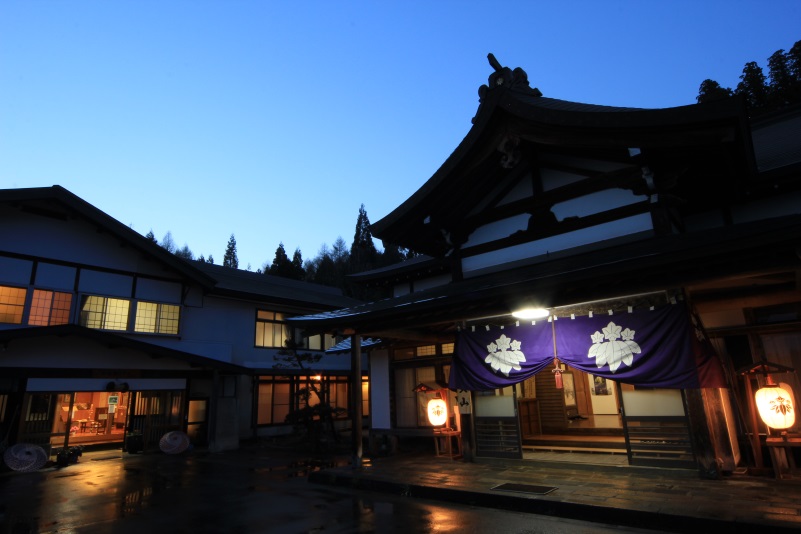 旧本坊 久山館