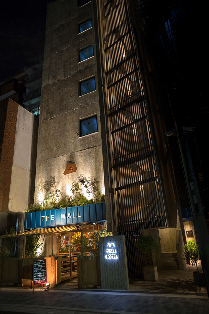 THE WALL HOTEL