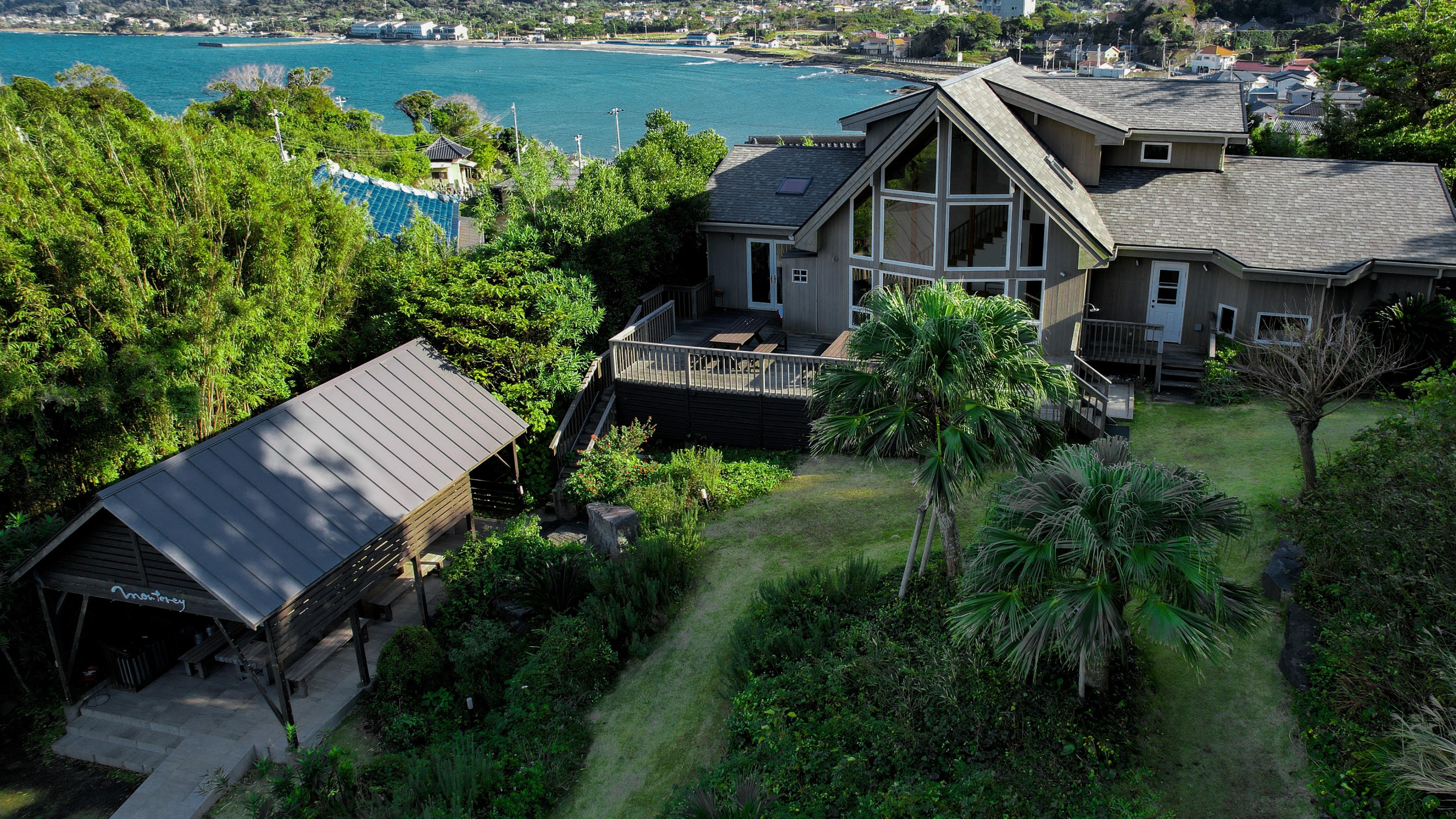 Monterey House by SANA