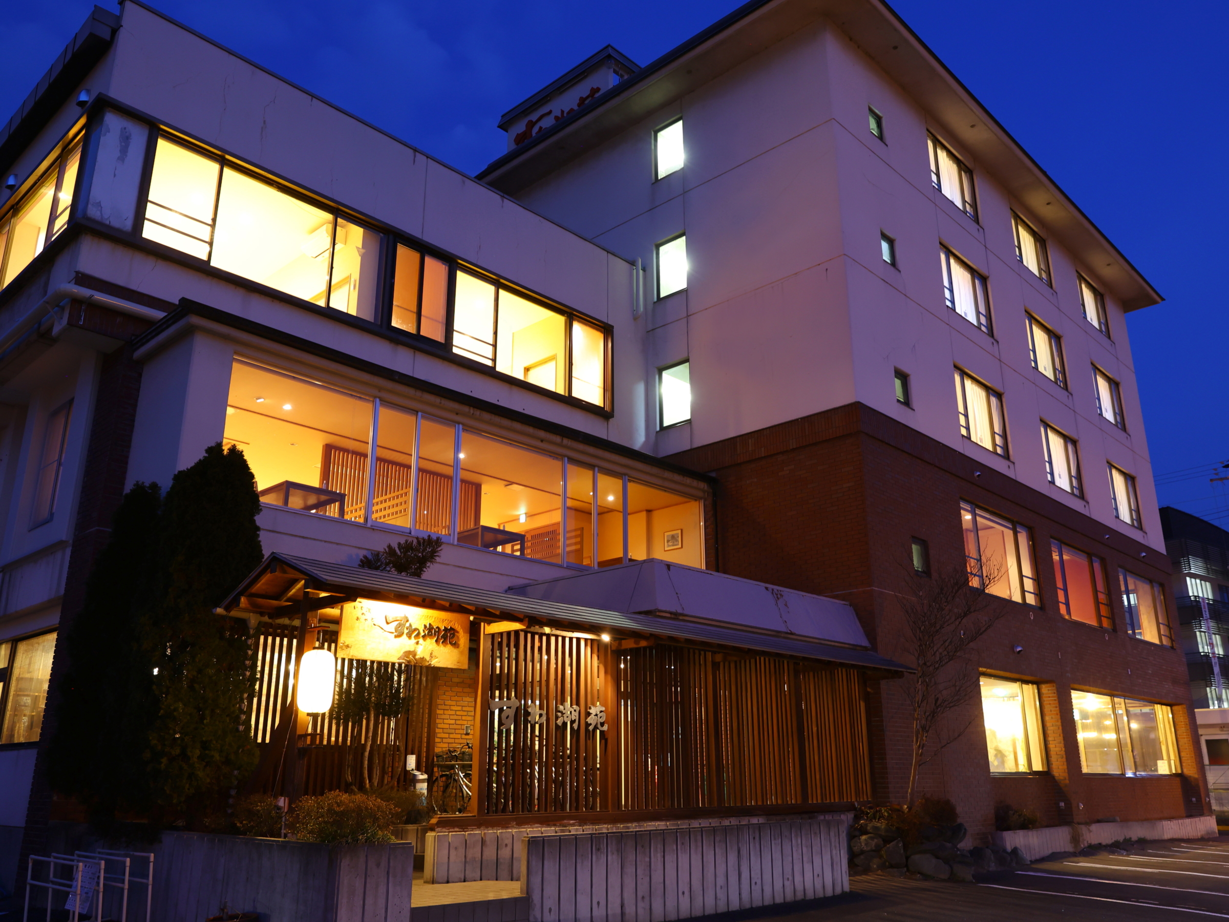 諏訪湖畔の宿 すわ湖苑