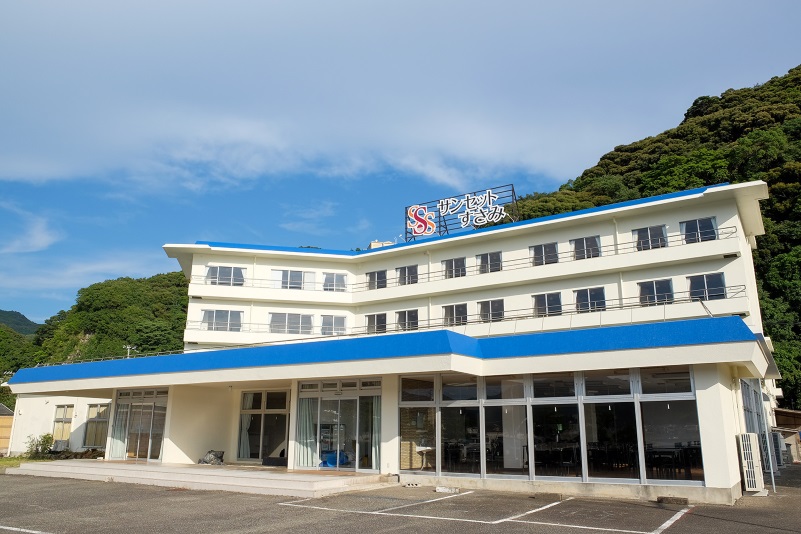 海辺を散策できる温泉宿 サンセットすさみ