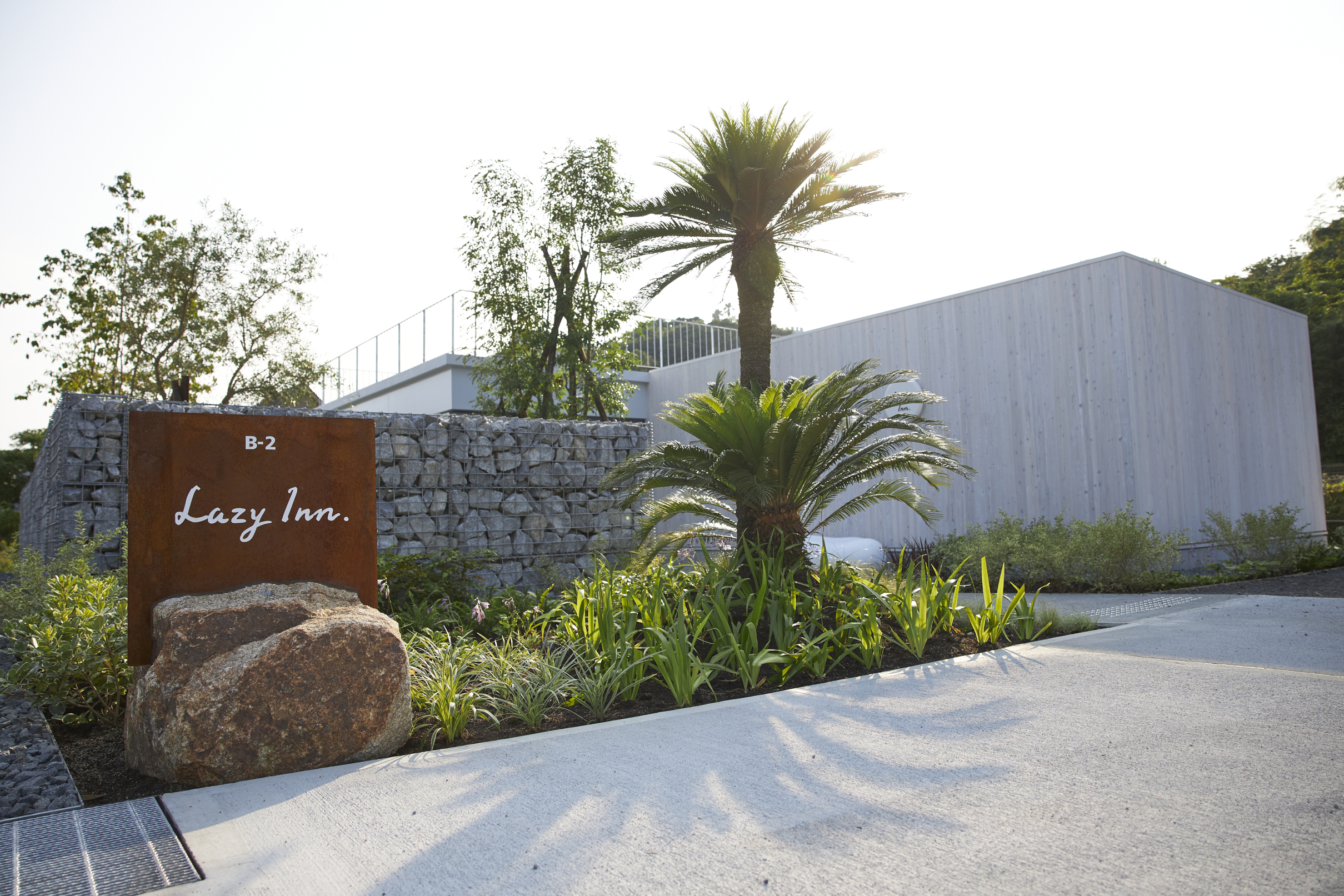 Lazy Inn.