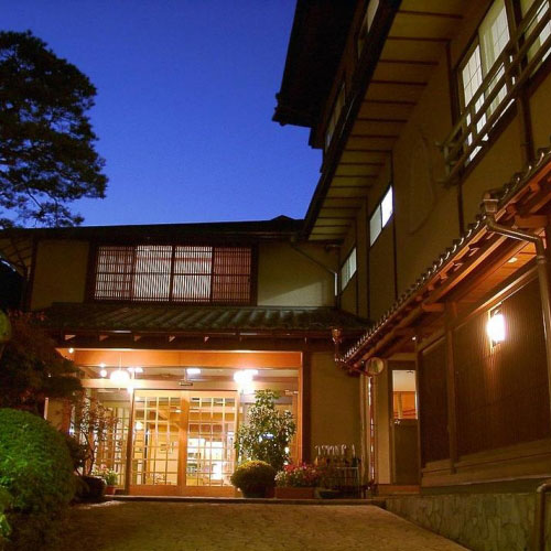 四万温泉　鍾寿館