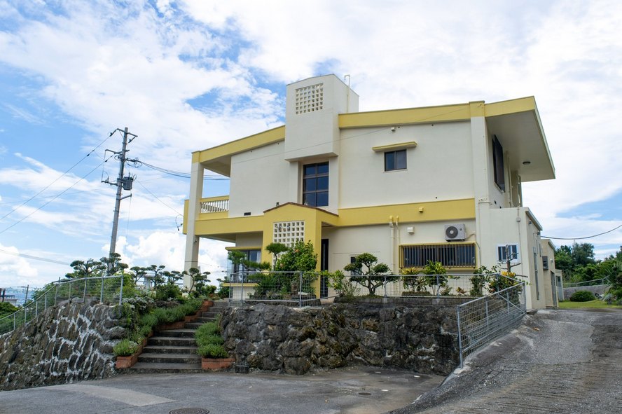 ペンション漢那