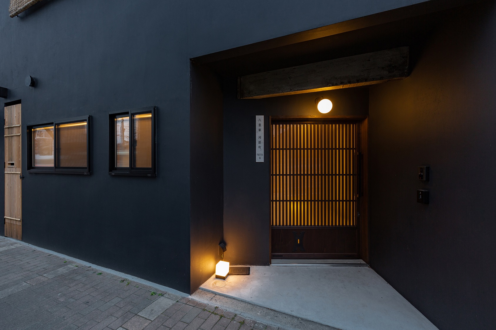 八重家 河原町