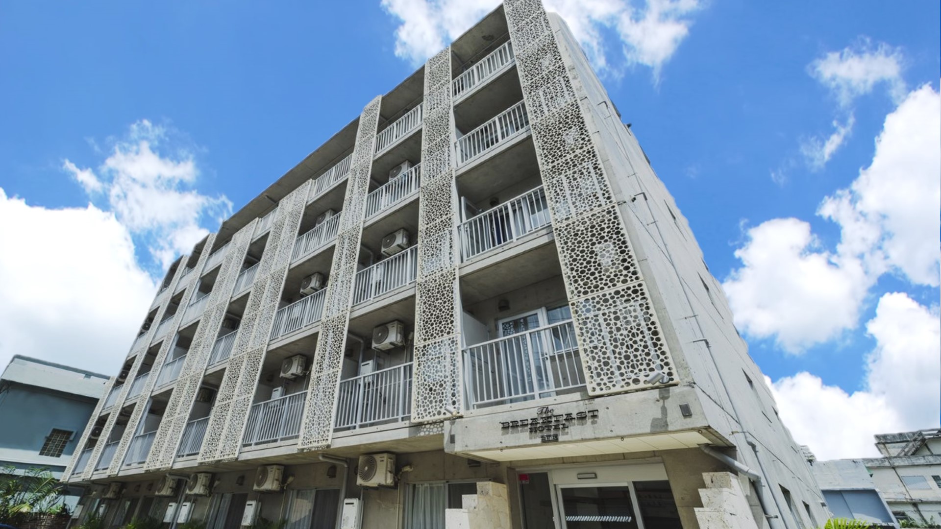 The BREAKFAST HOTEL MARCHE石垣島