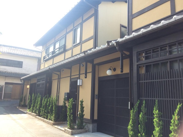 東福寺 町家inn 桜と月