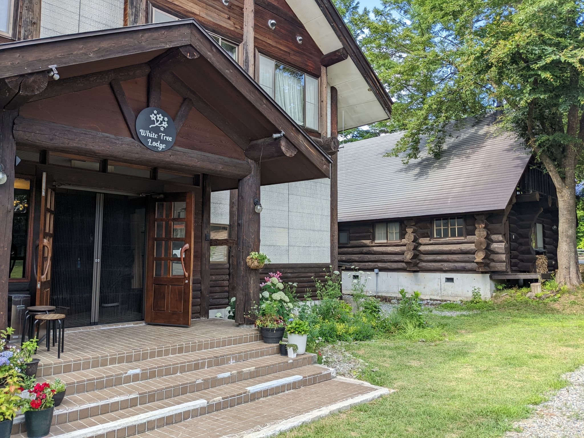 White Tree Lodge