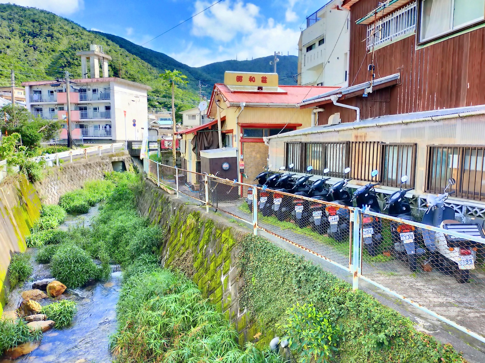昭和荘　＜奄美大島＞