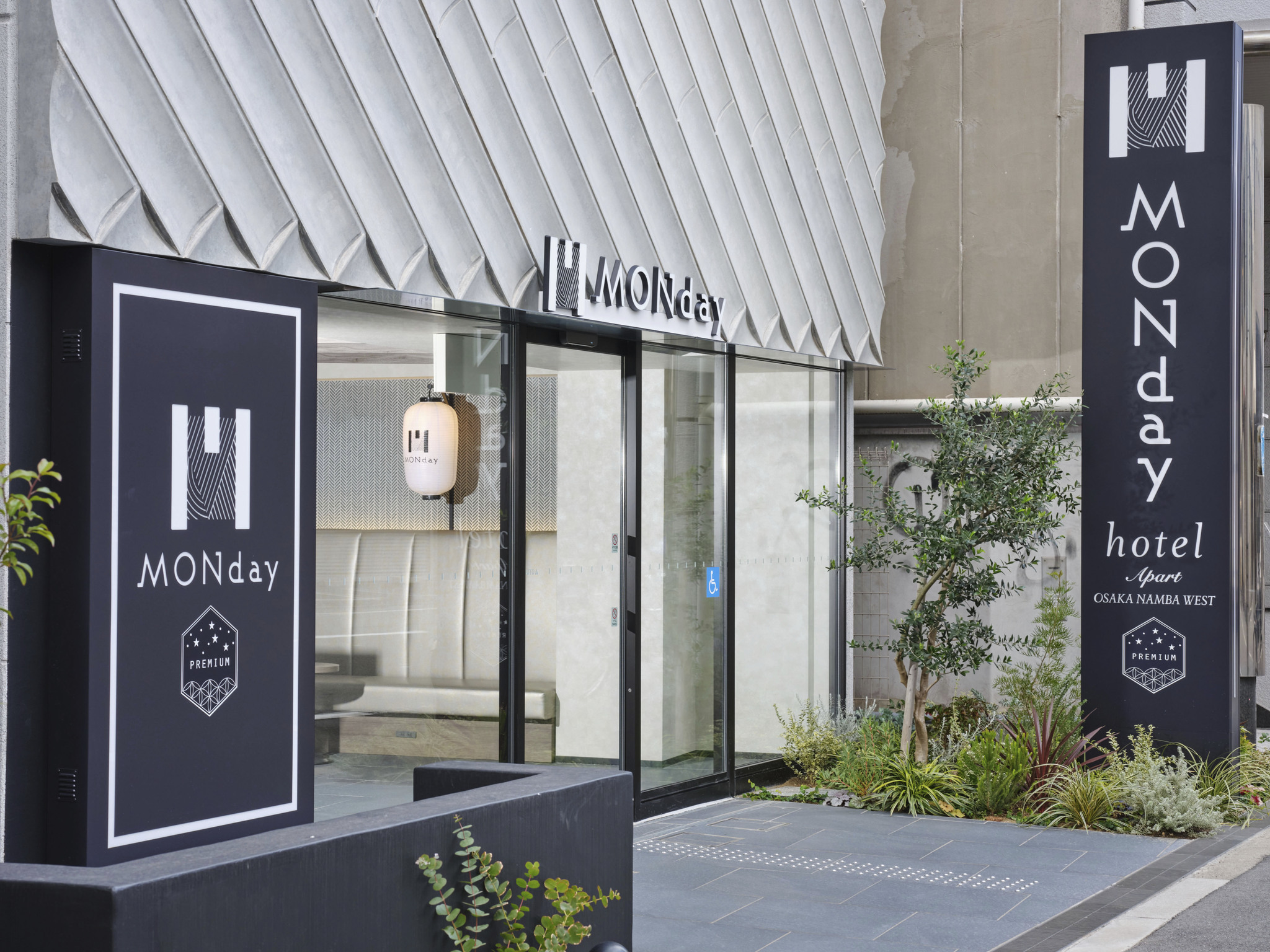MONday Apart Premium 大阪難波WEST