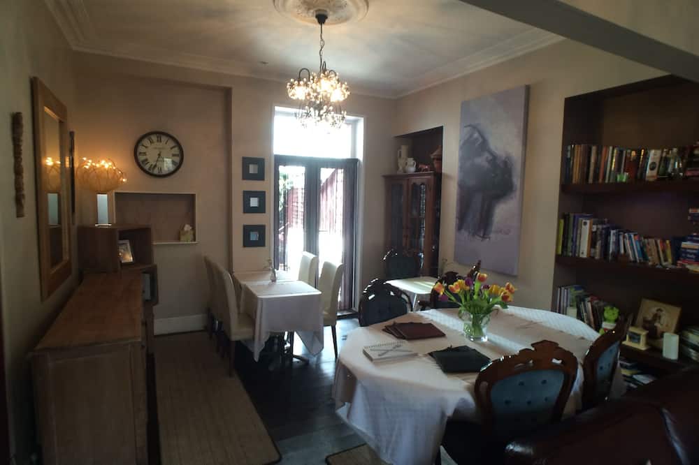 タイロサ ルームズ 写真