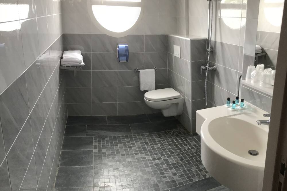 キリヤード ディレクト ディジョン ノール - ゼニス - トワゾン ドール 写真