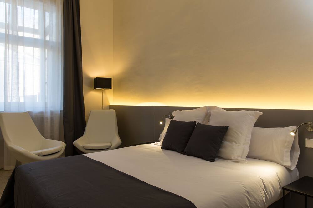 イザイラ プラザ カタルーニャ 写真