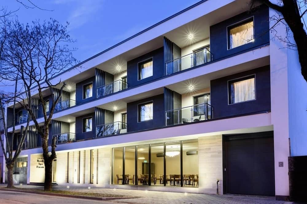 イコニック スパ パンツィオ 写真