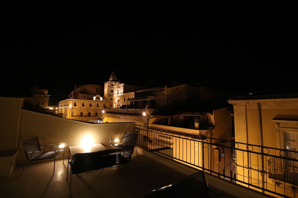 ホテル ポルタ レアーレ 写真