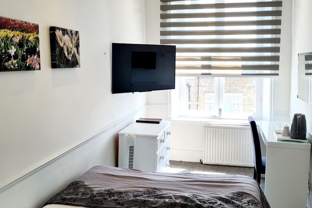 ラッシュモア ホテル 写真