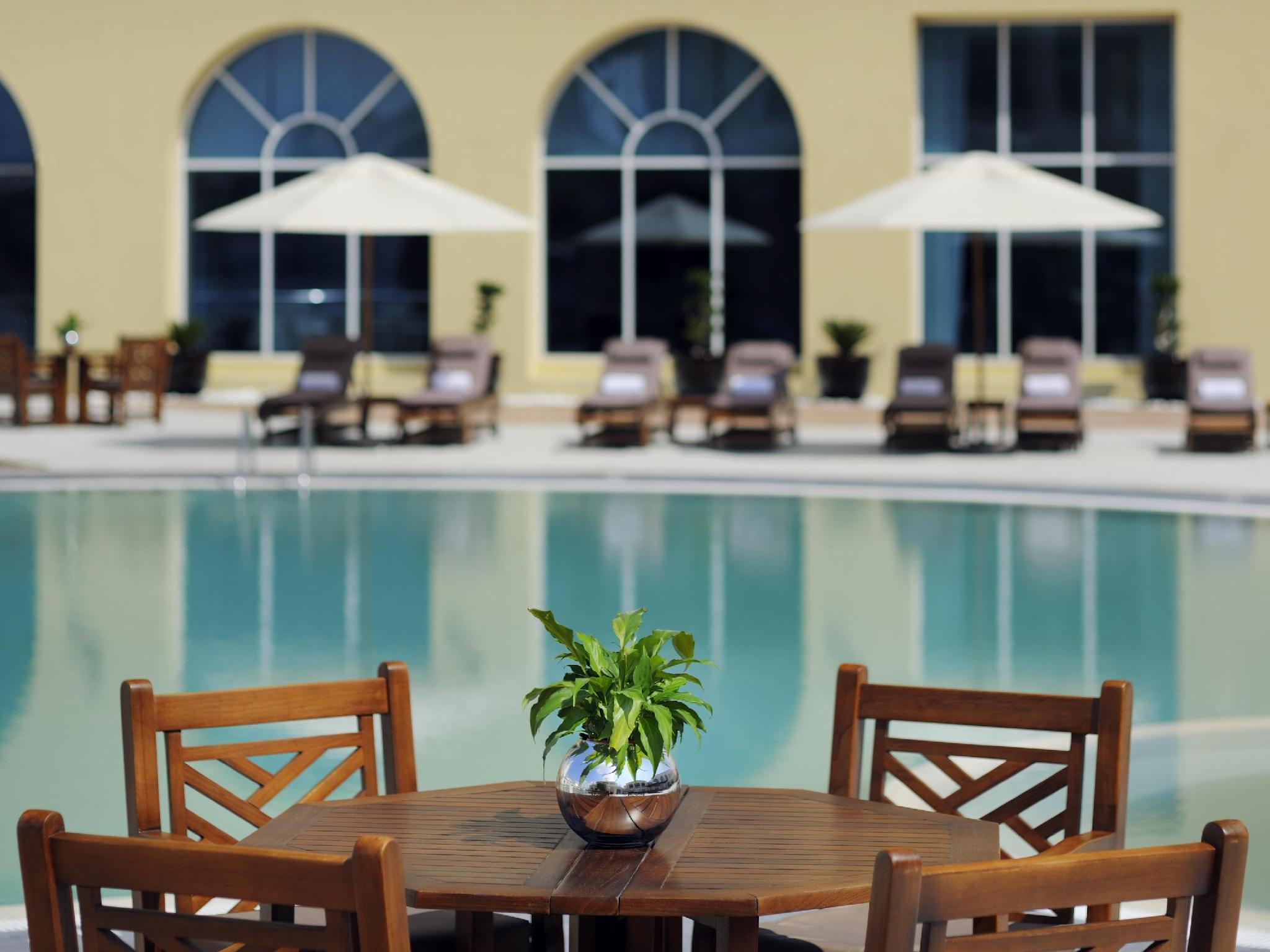 ミレニアム レイクビュー ホテル 写真