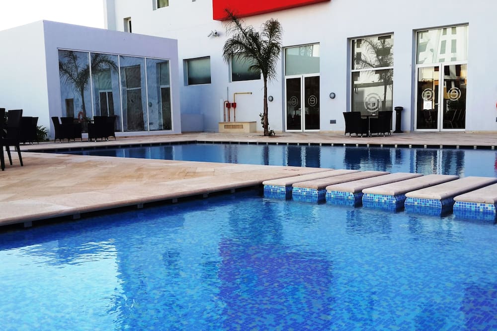 ラマダ アンコール バイ ウィンダム タンジェ 写真