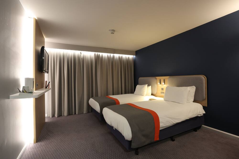 ノウズリー イン & ラウンジ 写真