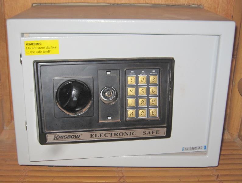 ニュー アディラマ ビーチ ホテル 写真