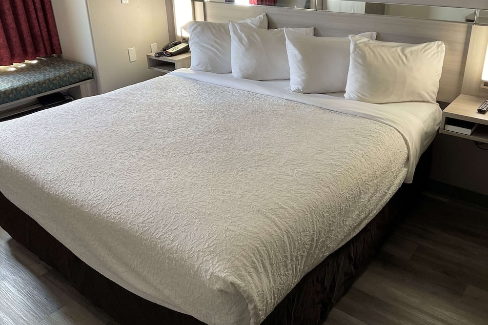 マイクロテル イン & スイーツ バイ ウィンダム クラークスビル 写真