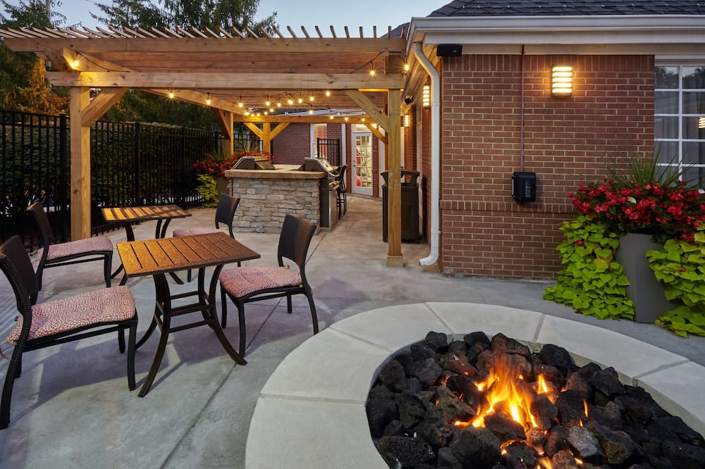 ホームウッド スイーツ バイ ヒルトン インディアナポリス キーストーン クロッシング 写真