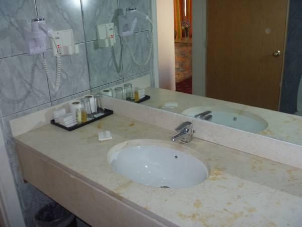 エドム ホテル 写真