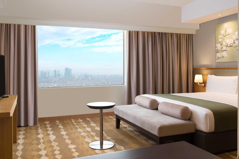 ホリデイ イン ＆ スイーツ ジャカルタ ガジャ マダ バイ IHG 写真