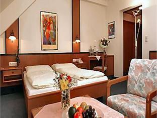 ホテル レストラン ツア ポスト 写真