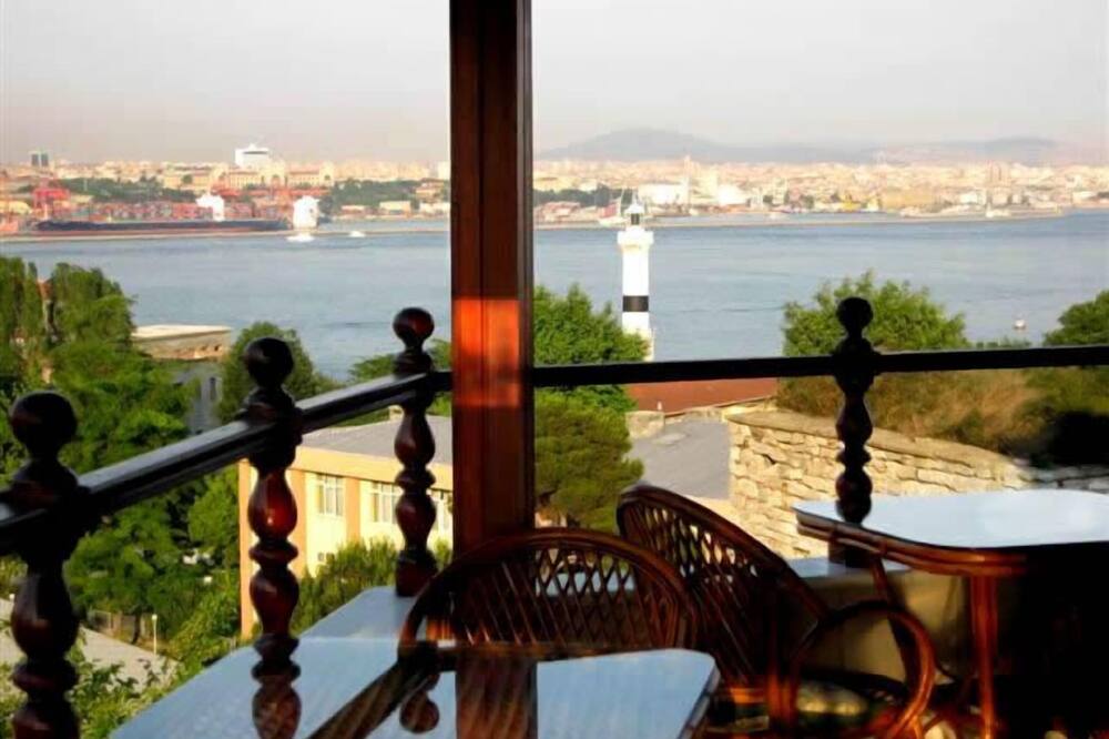 ヴァリデ スルタン コナギ 写真