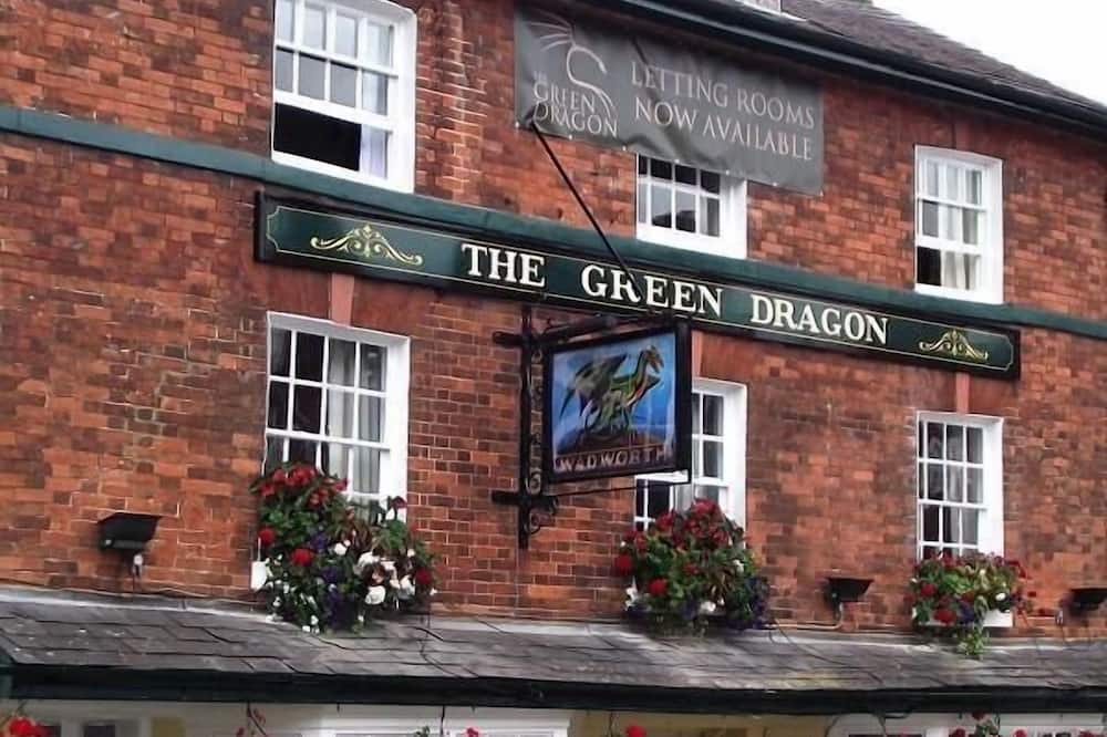 ザ グリーン ドラゴン 写真