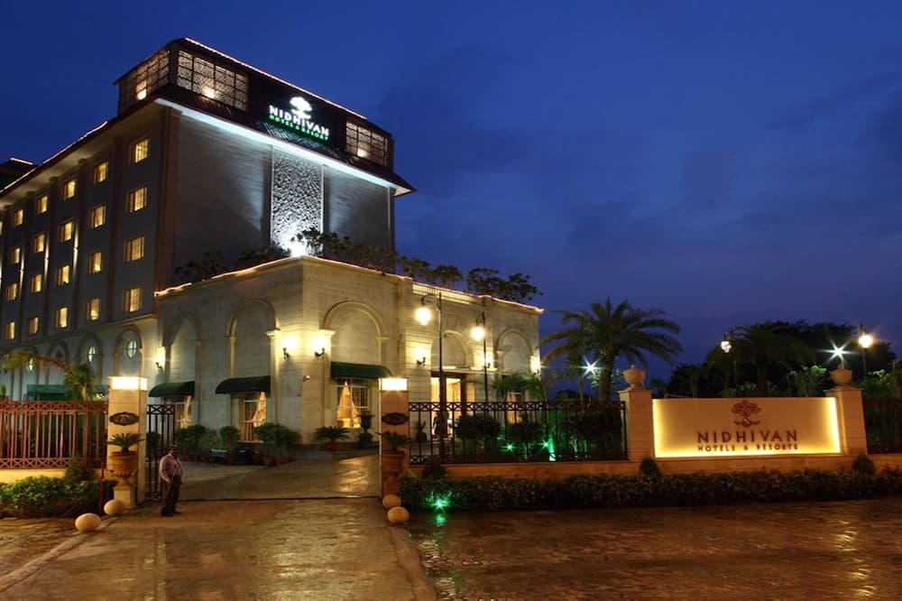 Nidhivan Sarovar Portico Vrindavan 写真