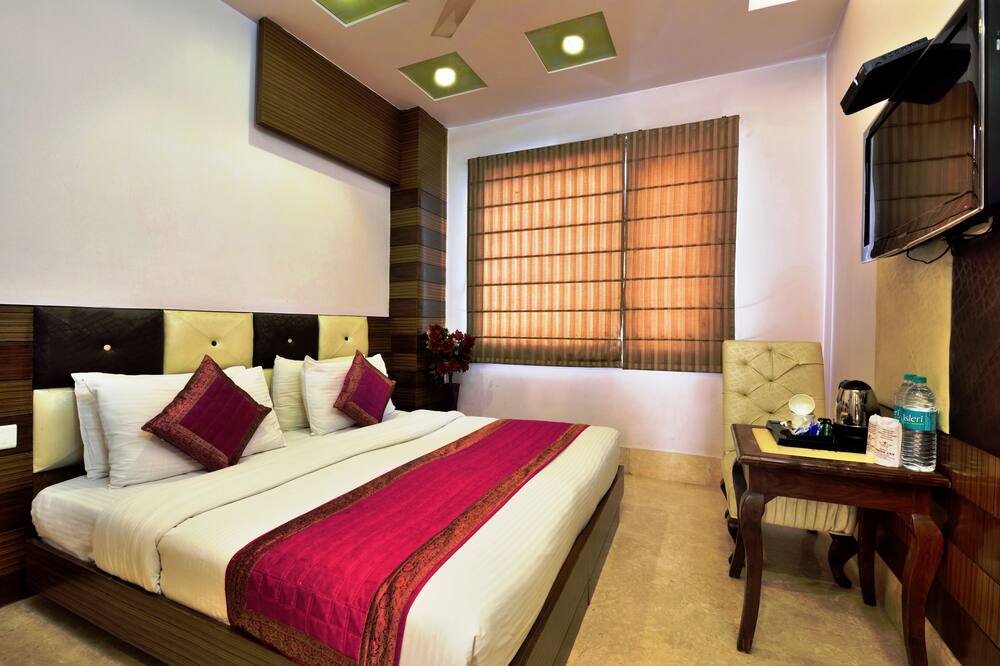 ホテル タクシュ イン 写真