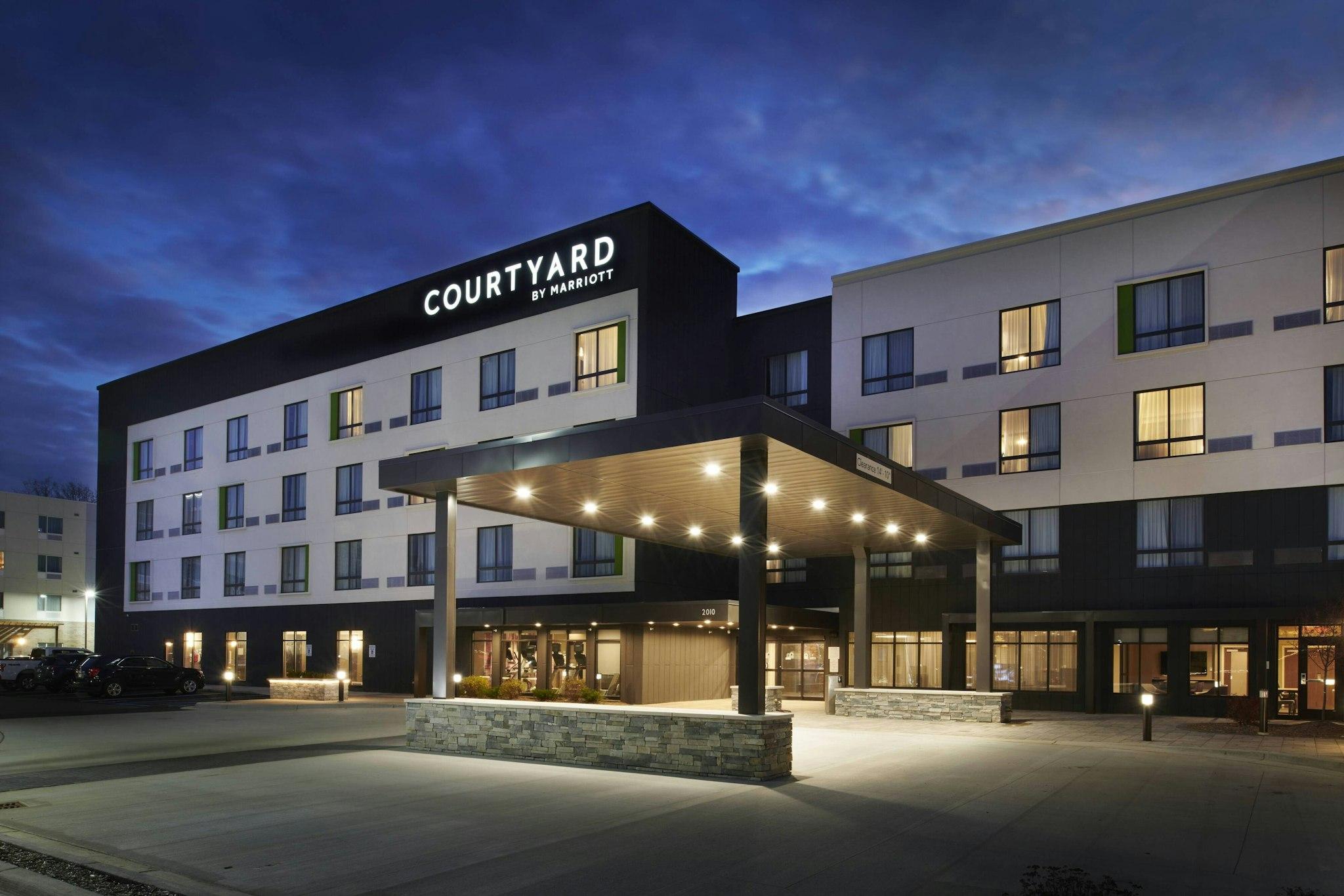 Courtyard by Marriott Jackson 写真