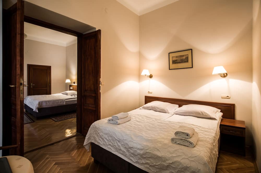 アパートホテル バスツトワ 写真